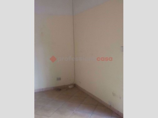 Negozio in Affitto a Arezzo, 300€, 26 m²