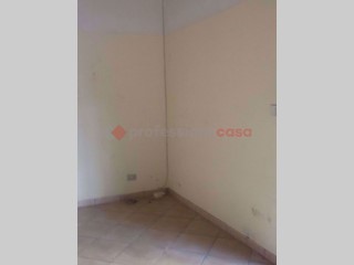 Negozio in Affitto a Arezzo, 300€, 26 m²