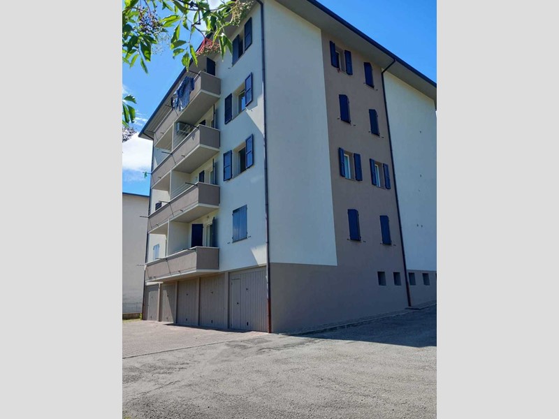 Appartamento in Vendita a Novafeltria, 160'000€, 122 m², arredato, con Box