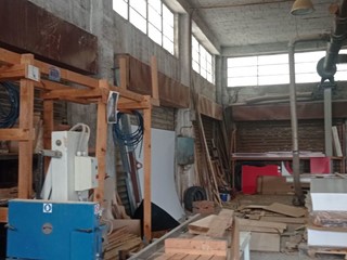 Capannone in Vendita a Luni, zona Dogana, 225'000€, 220 m²