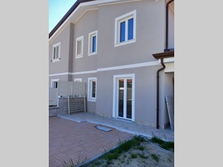 Casa Semi Indipendente in Vendita a Luni, 310'000€, 106 m²