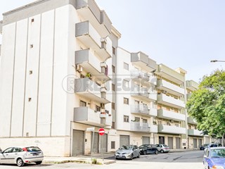 Quadrilocale in Vendita a Bisceglie, zona Seminario, 170'000€, 100 m², con Box