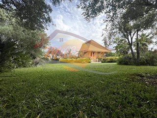 Villa in Vendita a Siracusa, zona Melilli, 350'000&euro;, 185 m²