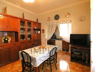 Bilocale in Vendita a Ventimiglia, zona Centro, 155'000€, 71 m²