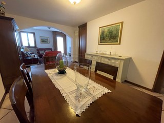 Casa Semi Indipendente in Vendita a Sandrigo, 228'000€, 170 m², con Box