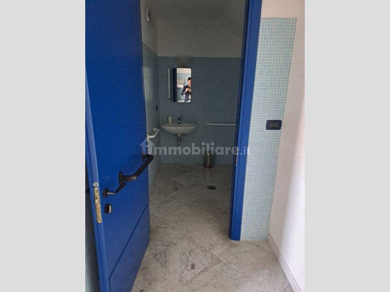 Ufficio in Affitto a Santo Stefano di Magra, 800&euro;, 100 m²