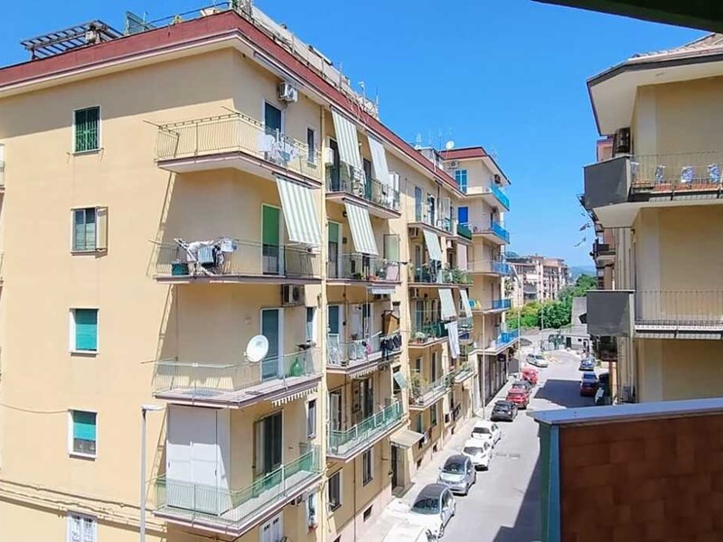 Quadrilocale in Vendita a Salerno, zona via liguori 28, 273'000&euro;, 115 m²