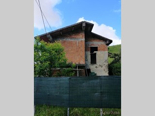 Casa di corte in Vendita a Massa, zona Mirteto, 89'000€, 65 m²