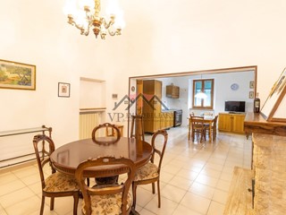 Quadrilocale in Vendita a Pomarance, 80'000€, 85 m², arredato