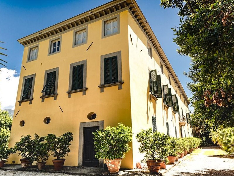 Casale in Vendita a Lucca, 2'800'000€, 1120 m²