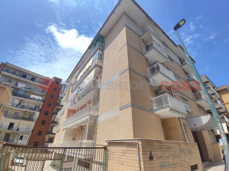 Bilocale in Vendita a Napoli, 145'000€, 75 m²