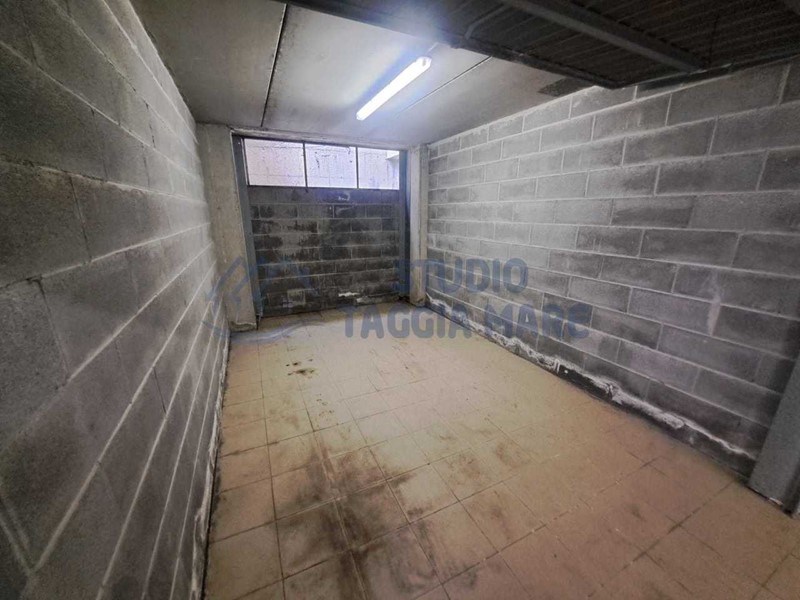 Box in Vendita a Taggia, zona Arma Di Taggia, 50'000€, 15 m²
