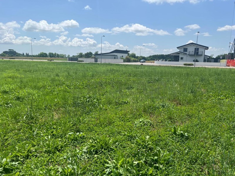 Terreno edificabile in Vendita a Santa Maria la Longa, 59'000€, 793 m²