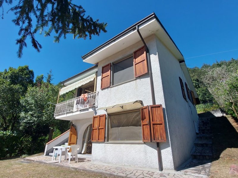 Casa Indipendente in Vendita a Fosdinovo, 280'000&euro;, 160 m²