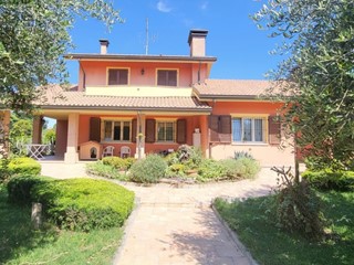Villa in Vendita a Bellaria Igea Marina, 760'000&euro;, 320 m²