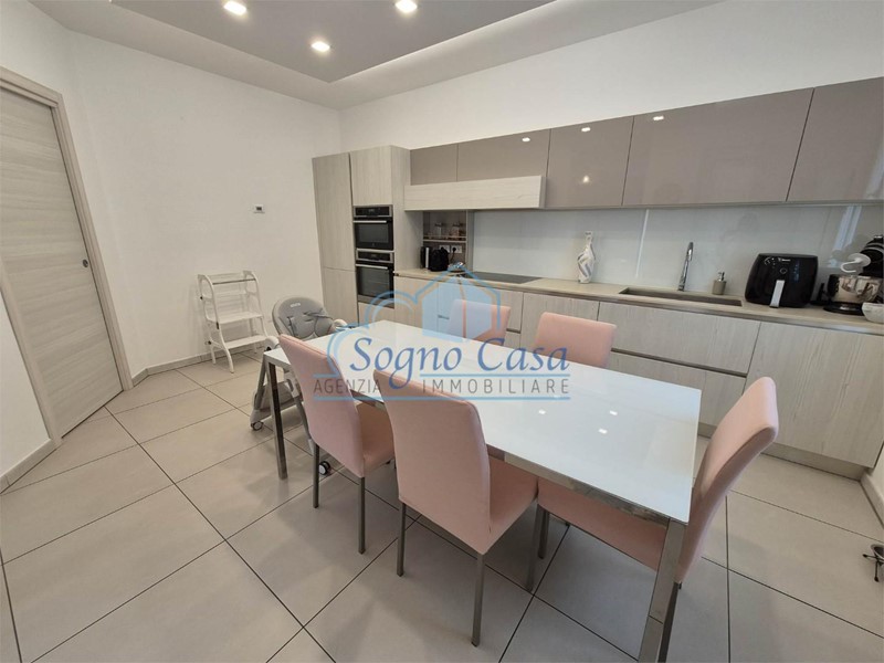 Appartamento in Vendita a Castelnuovo Magra, zona Colombiera, 320'000€, 116 m², arredato