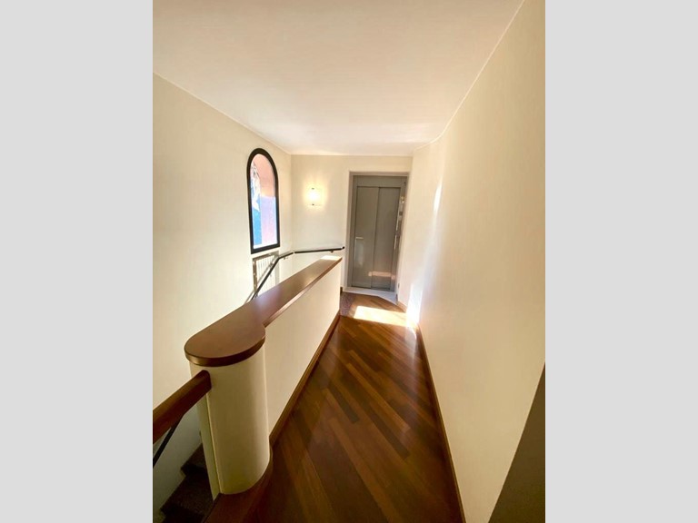 Villa bifamiliare in Vendita a Venezia, 500 m², con Box