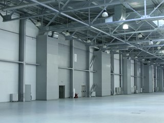 Capannone in Vendita a Massa, 1000 m²