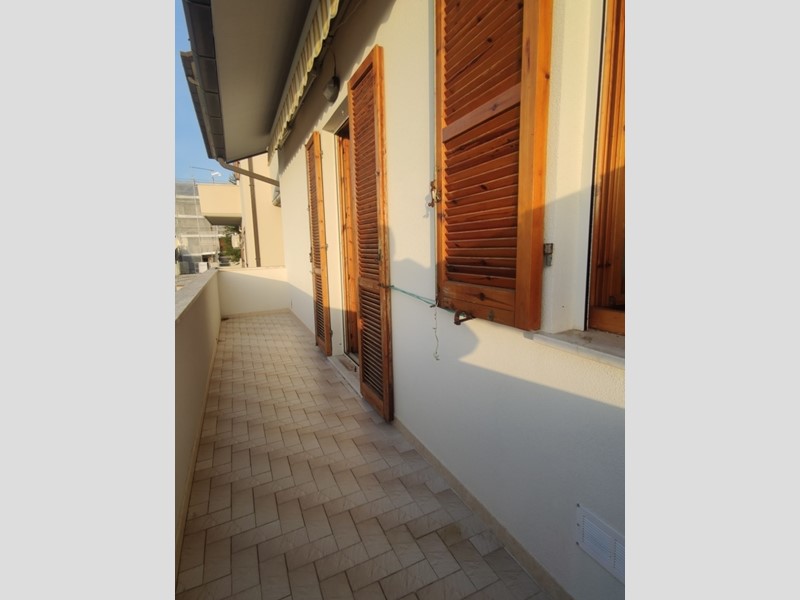 Appartamento in Vendita a Santa Maria Nuova, 135'000€, 81 m², con Box