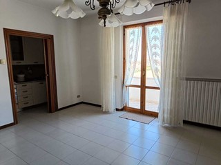 Appartamento in Vendita a Santa Maria Nuova, 135'000€, 81 m², con Box