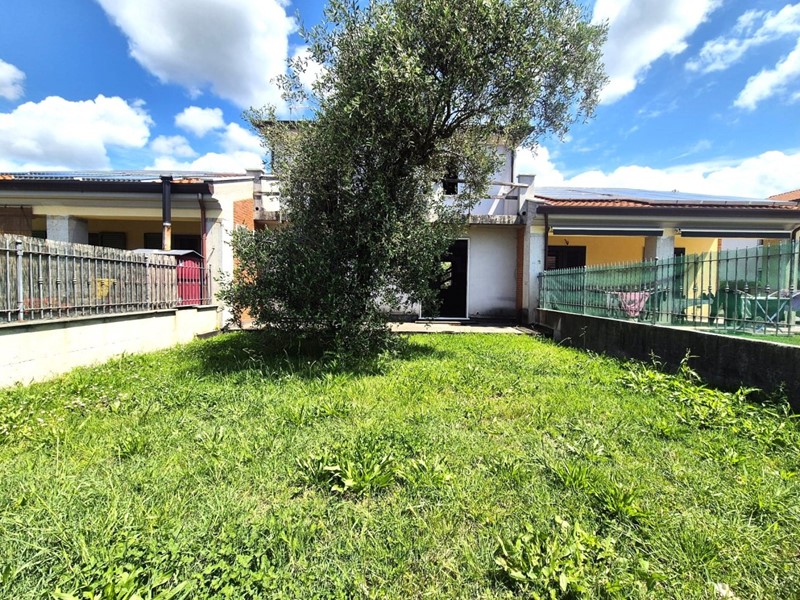 Casa Semi Indipendente in Vendita a Luni, zona Dogana, 260'000€, 157 m²