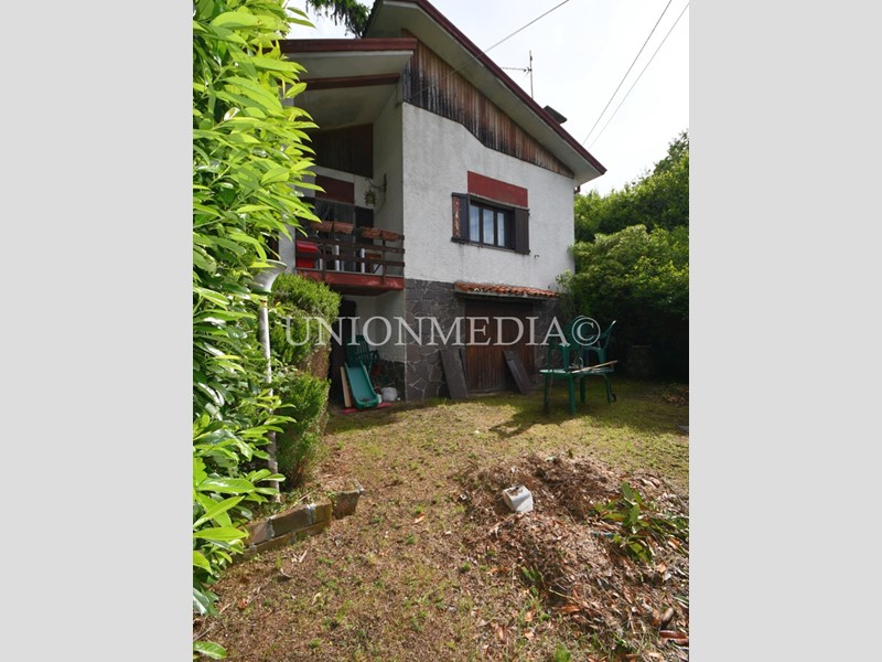 Casa Indipendente in Vendita a Comano, 135'000€, 167 m²