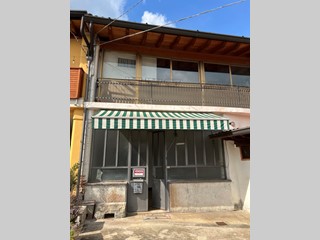 Casa Semi Indipendente in Vendita a Monticelli Brusati, zona Villa, 220'000€, 