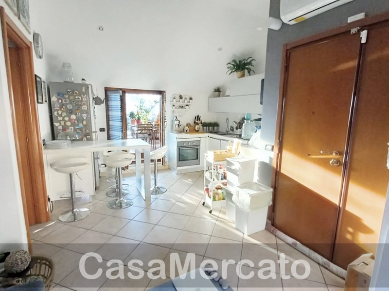 Trilocale in Vendita a Rocca di Papa, zona Repubblica - Centro, 145'000€, 90 m²