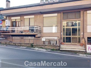 Trilocale in Vendita a Rocca di Papa, zona Repubblica - Centro, 145'000€, 90 m²