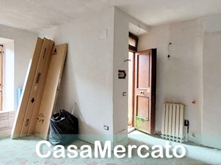 Trilocale in Vendita a Rocca di Papa, 42'000€, 50 m²