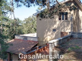 Appartamento in Vendita a Rocca di Papa, zona Repubblica - Centro, 790'000€, 900 m²