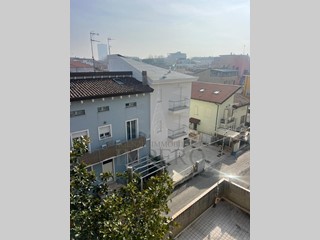 Immobile commerciale in Vendita a Rimini, 500'000€, 1000 m², arredato