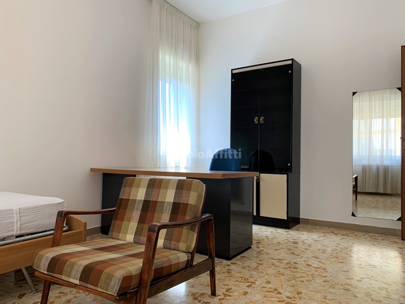 Stanza in Affitto a Catanzaro, zona Centro, 170&euro;, 160 m², arredato
