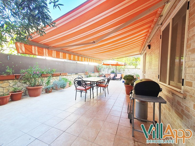 Appartamento in Vendita a Fondi, zona San Magno Querce, 299'000€, 150 m²