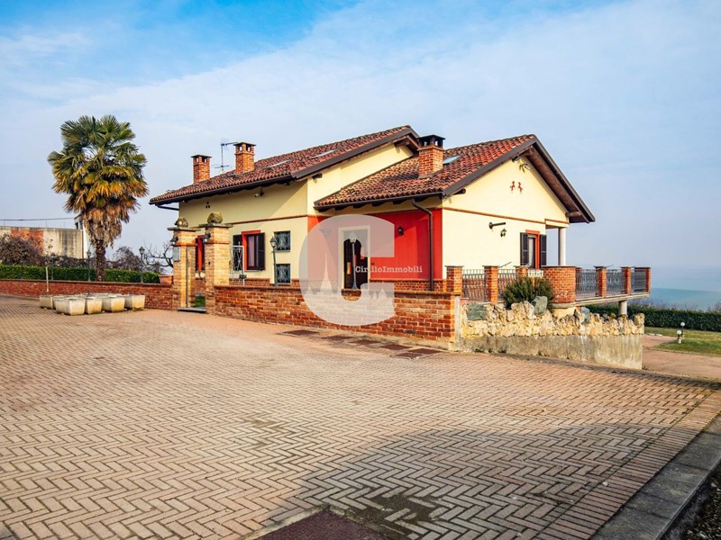 Appartamento in Vendita a Castelnuovo Don Bosco, 920'000€, 5047 m²