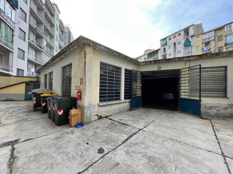 Immobile commerciale in Vendita a Torino, 165'000€, 217 m²