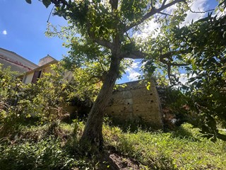 Casa Indipendente in Vendita a Barcellona Pozzo di Gotto, 80'000€, 349 m²