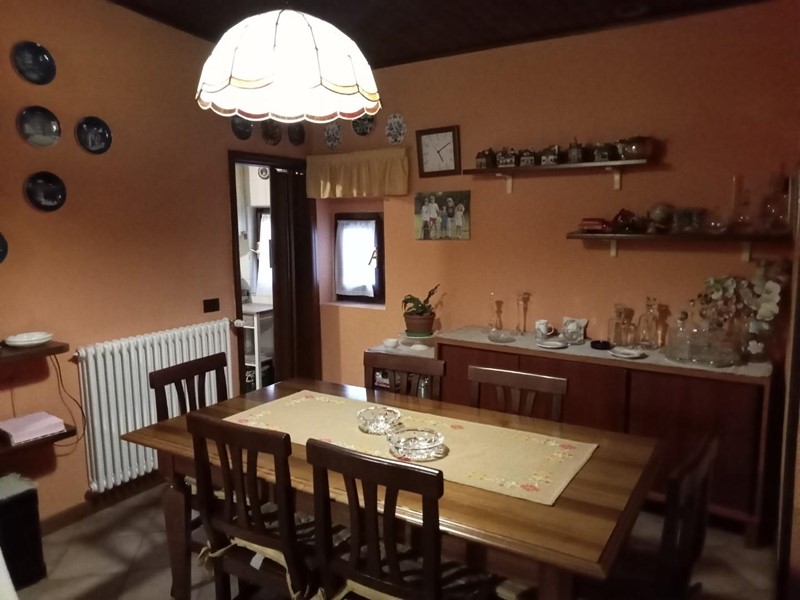 Appartamento in Vendita a Licciana Nardi, 85'000€, 90 m², arredato