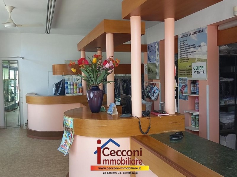 Attività commerciale in Vendita a Empoli, 150'000€, 480 m²