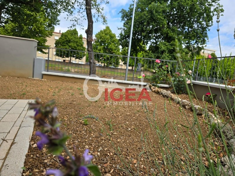 Villetta a schiera in Vendita a Colle di Val D'Elsa, 400'000&euro;, 80 m², con Box