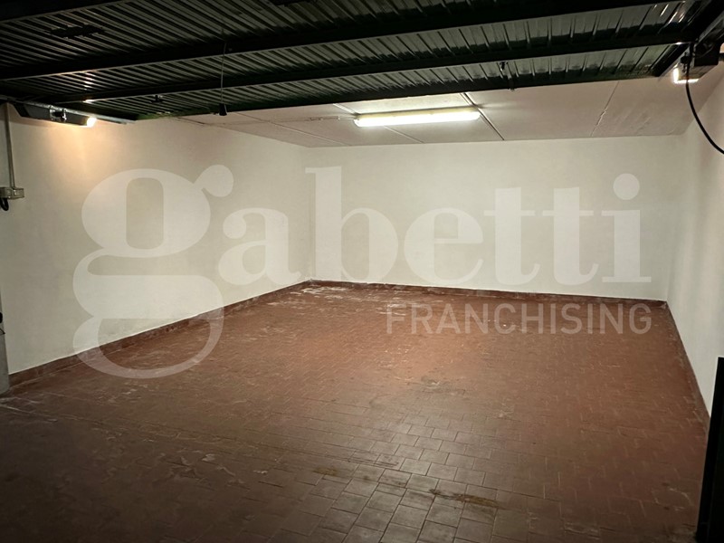 Box in Vendita a Albenga, 45'000€, 27 m²