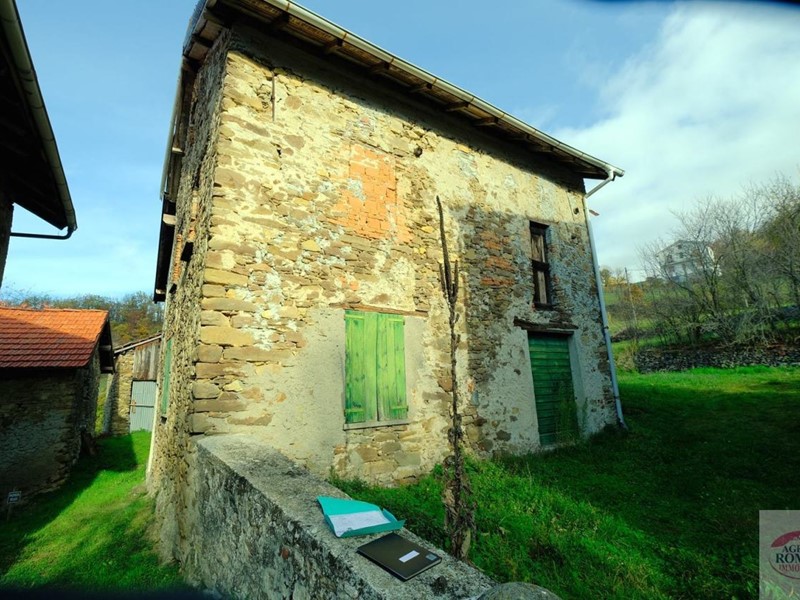 Casa Indipendente in Vendita a Ponzone, 40'000€, 90 m²