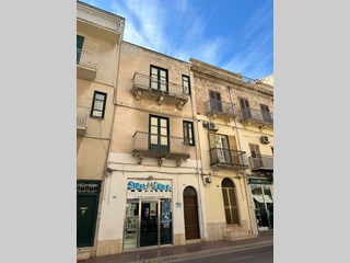 Casa Indipendente in Vendita a Alcamo, 86'000€, 172 m²