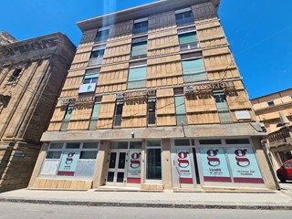 Negozio in Vendita a Caltagirone, 270'000€, 256 m²