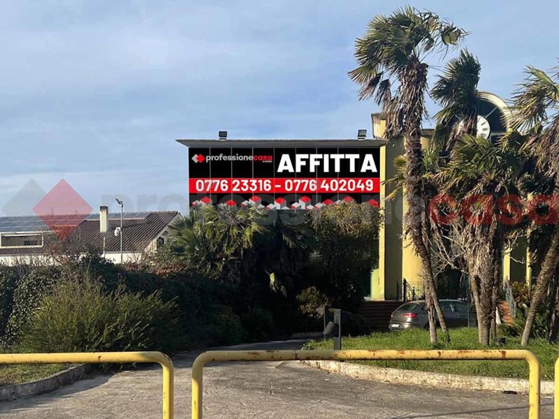 Ufficio in Affitto a San Giorgio a Liri, 3'500€, 3600 m²