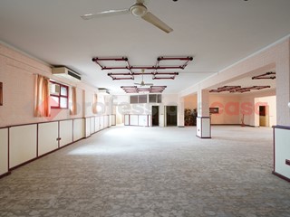 Ufficio in Affitto a San Giorgio a Liri, 3'500€, 3600 m²