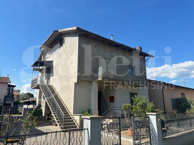 Casa Indipendente in Vendita a Attigliano, 150'000&euro;, 190 m²