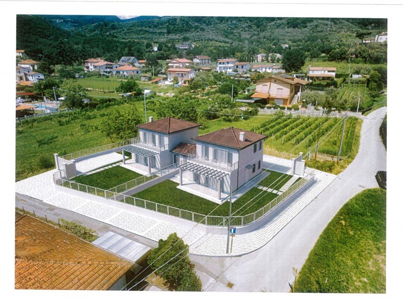 Casa Semi Indipendente in Vendita a Luni, 210'000€, 130 m²