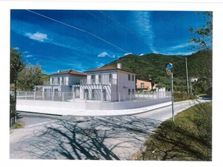 Casa Semi Indipendente in Vendita a Luni, 210'000€, 130 m²