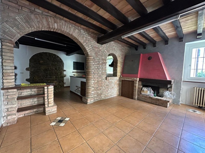 Casa Indipendente in Vendita a Lugagnano Val d'Arda, 120'000€, 130 m², arredato